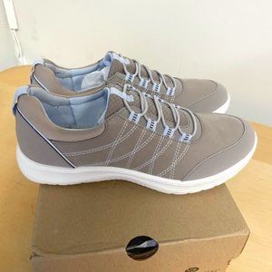 Clarks Women's Adella Holly Sneaker Size 8